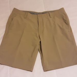 Men's golf shorts